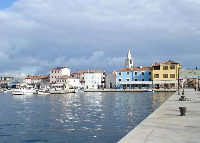 Lovely Fazana Apartments 400M From The Sea