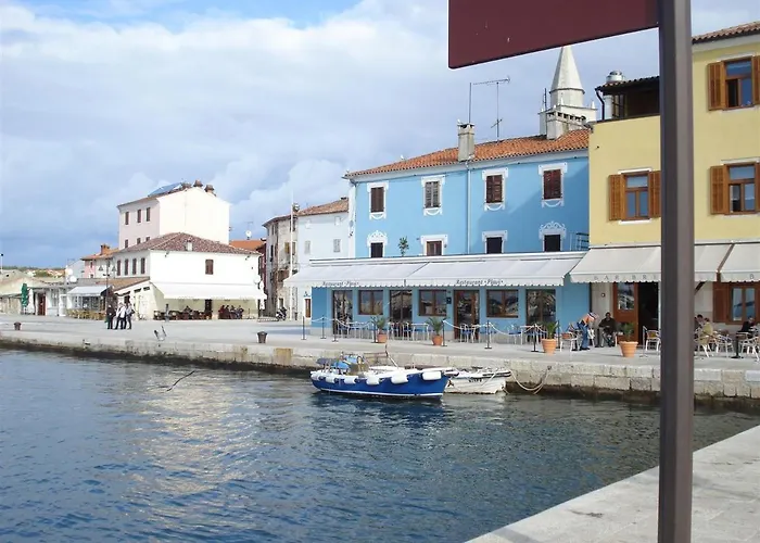 Lovely Fazana Apartments 400M From The Sea