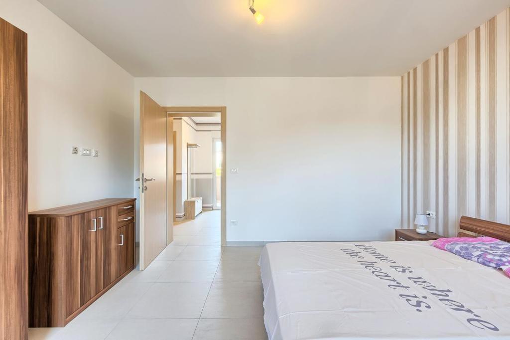 Lovely 400m From The Sea