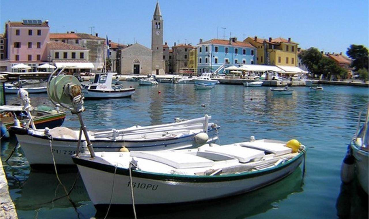 Lovely 400m From The Sea Apartment